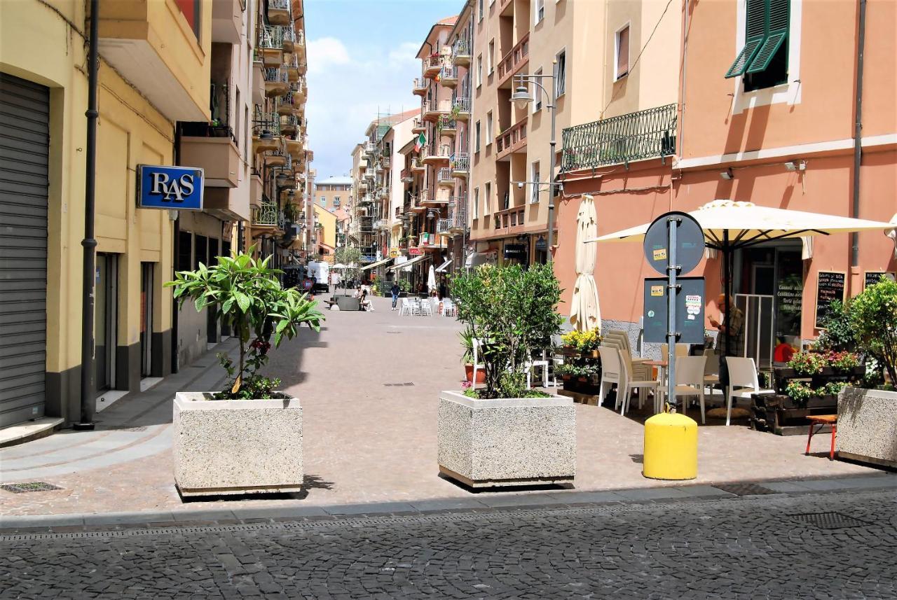 Costa Del Molo - Casa E Lavoro Apartment Vado Ligure Ngoại thất bức ảnh